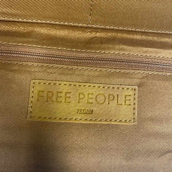 NFree People Wallet Brown Distressed Vegan Wristlet Strap Zip Closure Clutch - Picture 11 of 16